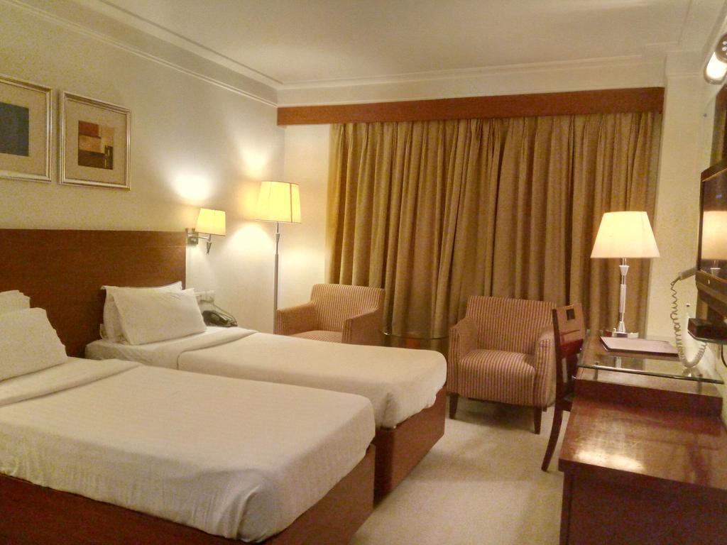 Hampshire Plaza Hotel Хидерабад Екстериор снимка