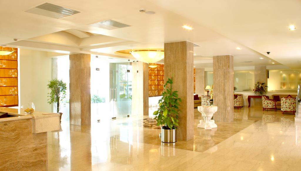 Hampshire Plaza Hotel Хидерабад Екстериор снимка