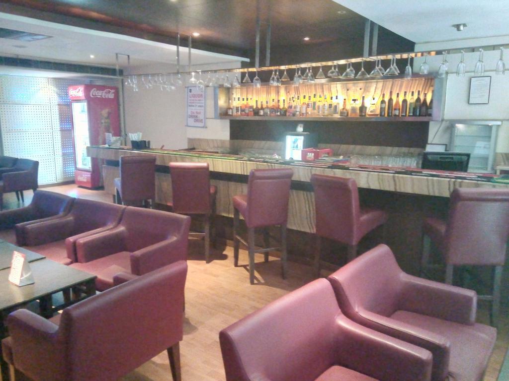 Hampshire Plaza Hotel Хидерабад Екстериор снимка