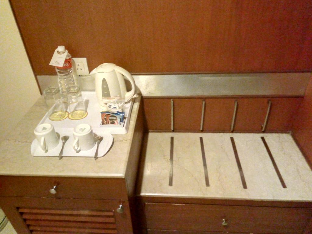 Hampshire Plaza Hotel Хидерабад Екстериор снимка