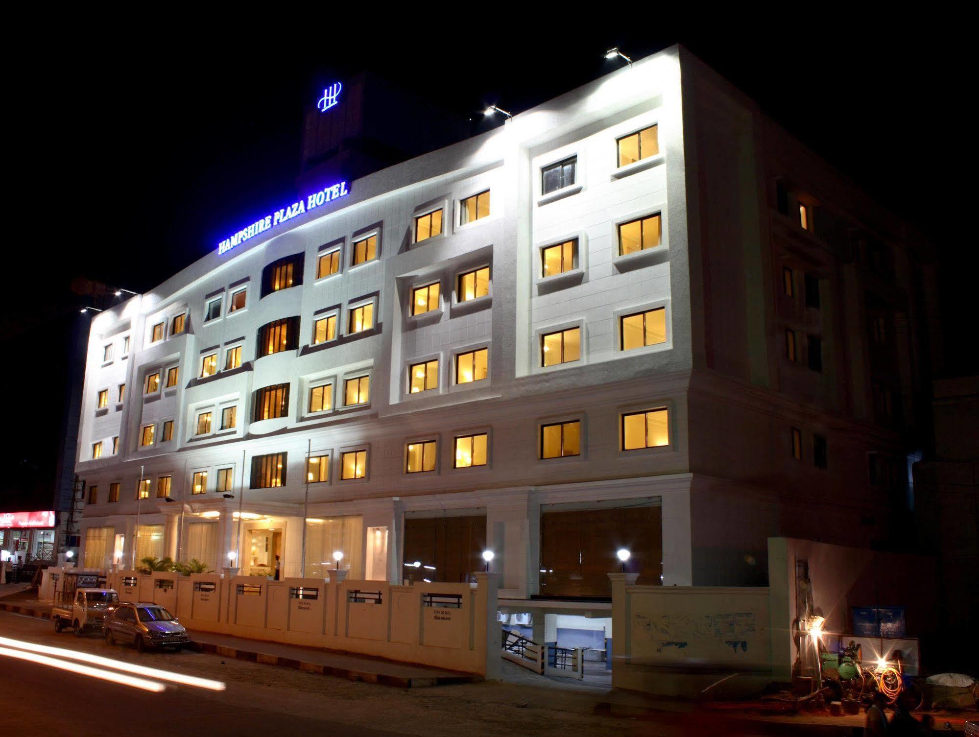 Hampshire Plaza Hotel Хидерабад Екстериор снимка